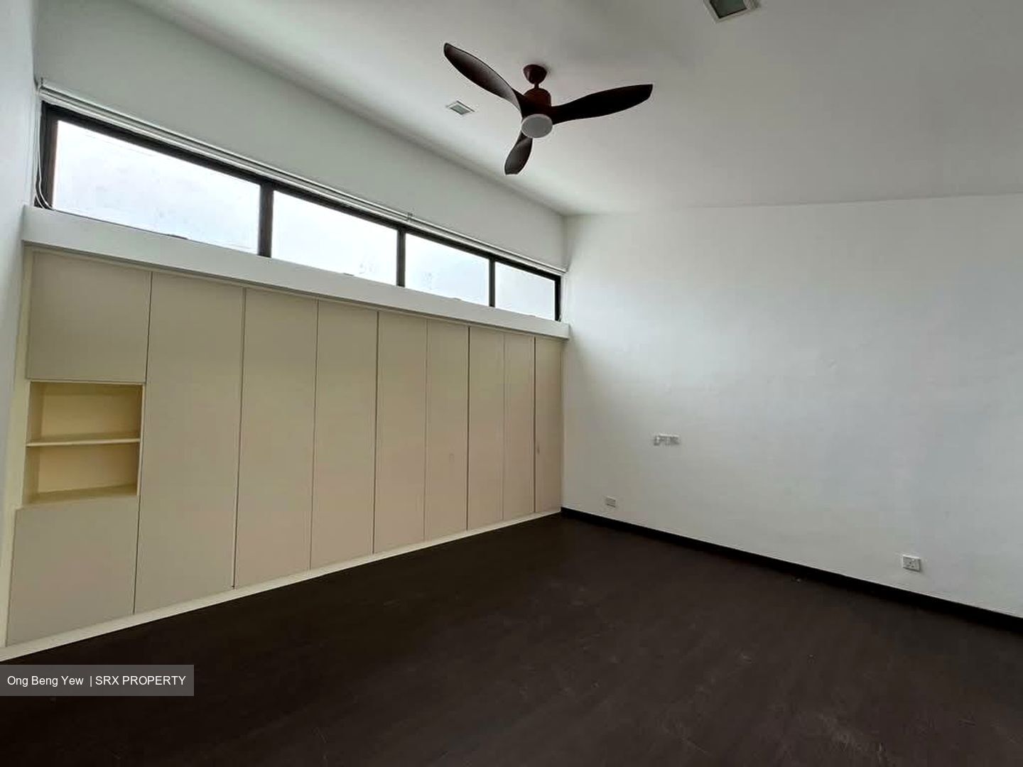 Angklong Lane (D20), Terrace #536192031